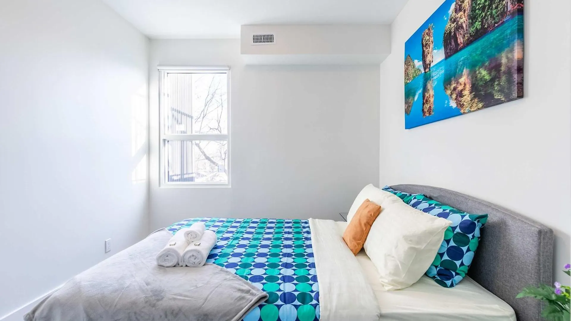 Modern 3Br Apartment Steps From High Park Toronto 0*,