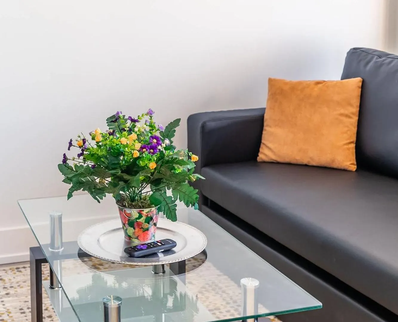 Modern 3Br Apartment Steps From High Park Toronto